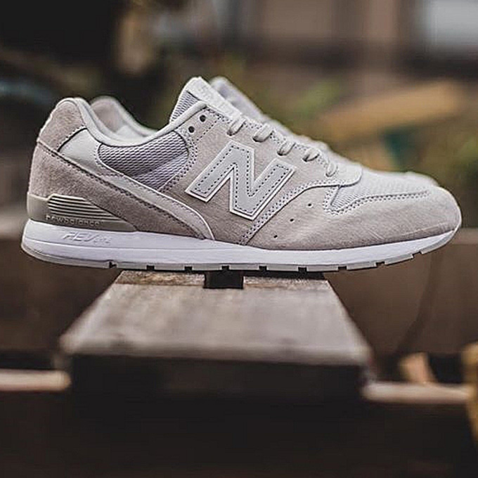 New Balance 996