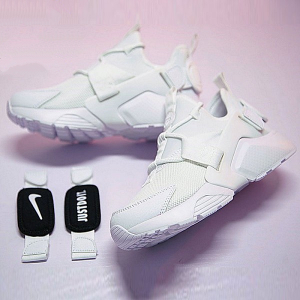 Nike Air Huarache City 纯白