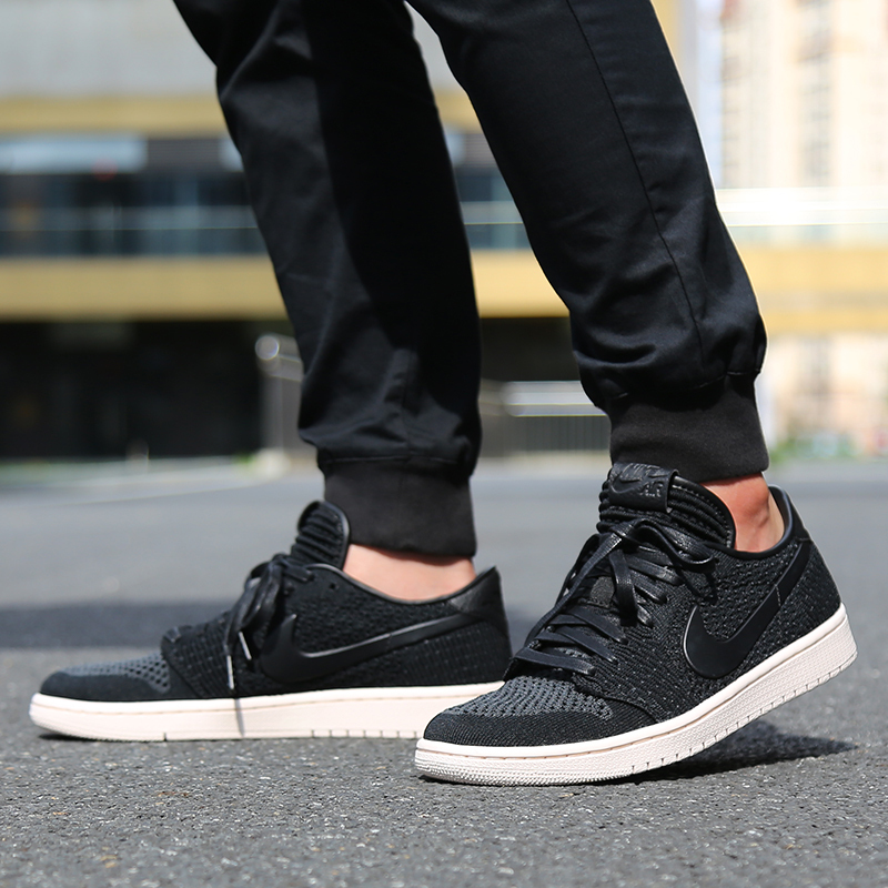 Air Jordan 1 Low Flyknit 黑白飞线