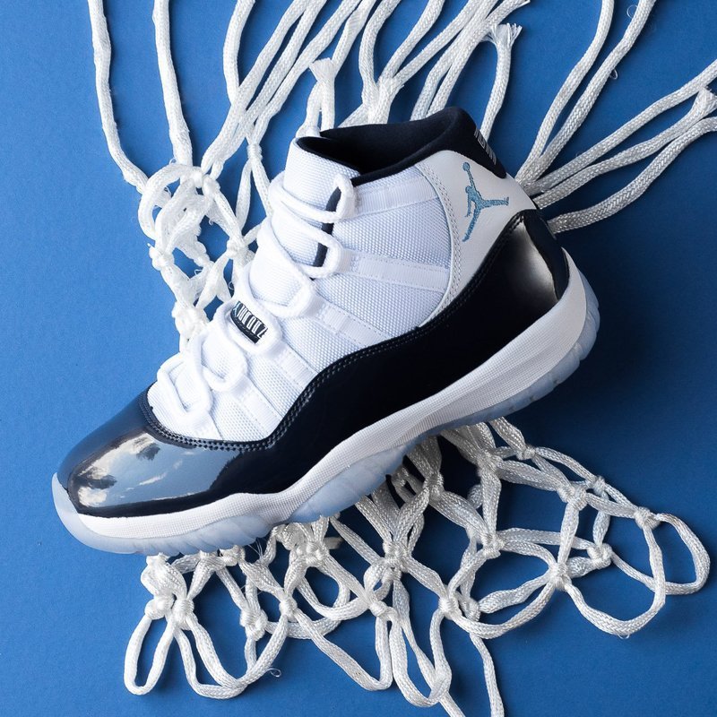 Air Jordan 11 UNC 海军蓝