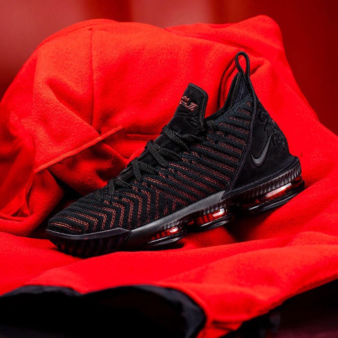 Nike Lebron 16 Fresh Bred 黑红