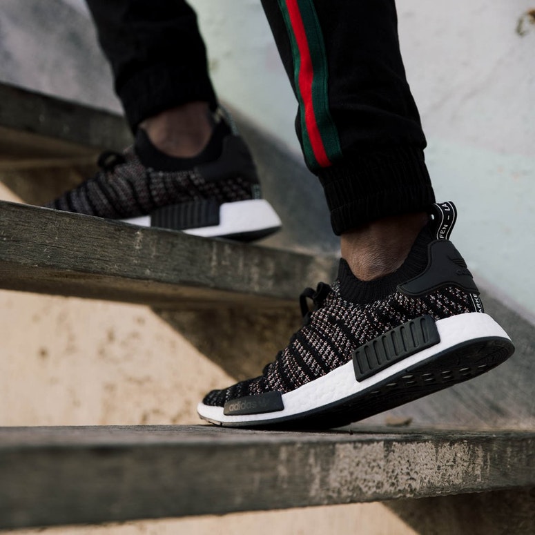 adidas NMD R1 粉黑条纹