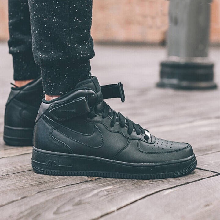 Nike Air Force 1 Mid  黑色