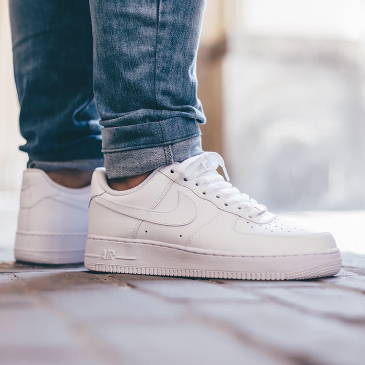 Nike Air Force 1 纯白经典