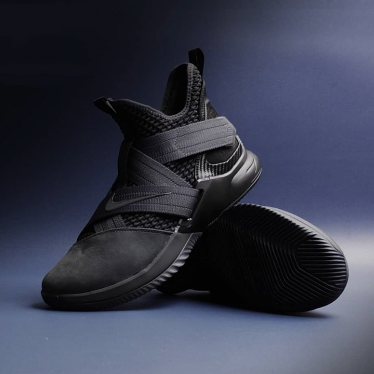 Nike LeBron Soldier 12 纯黑