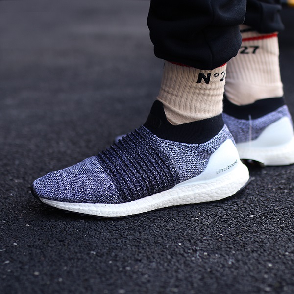adidas Ultra Boost Laceless 灰黑