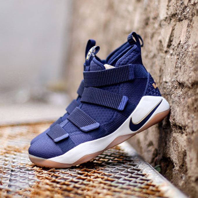 Nike LeBron Soldier 11