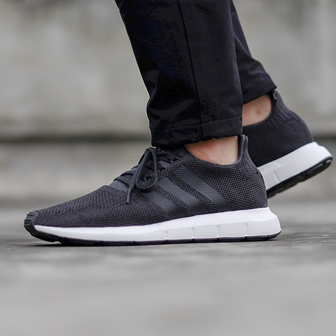 adidas Swift Run