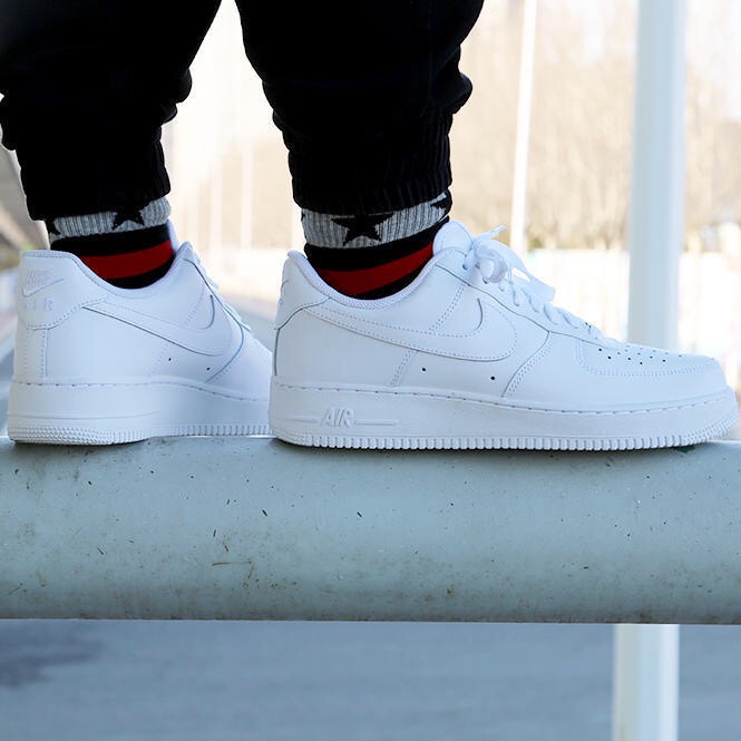 Nike Air Force 1  纯白经典