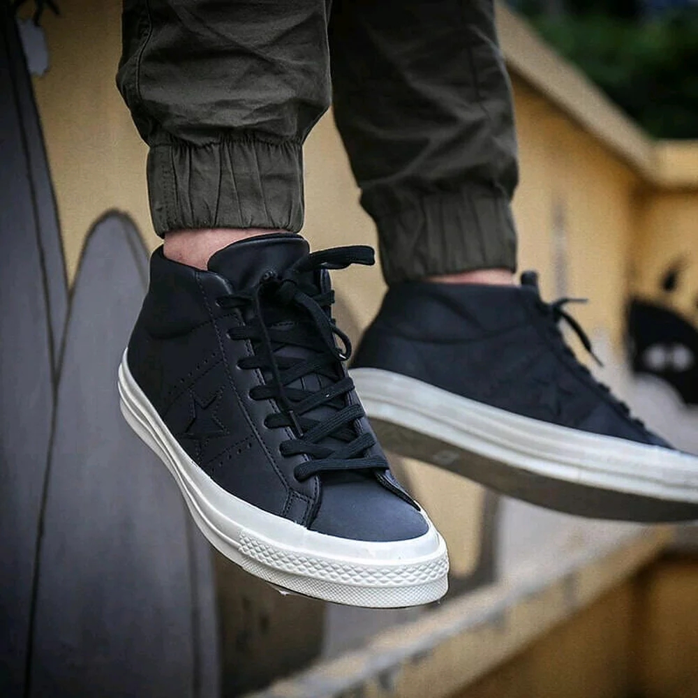 Converse One Star 黑白Mid