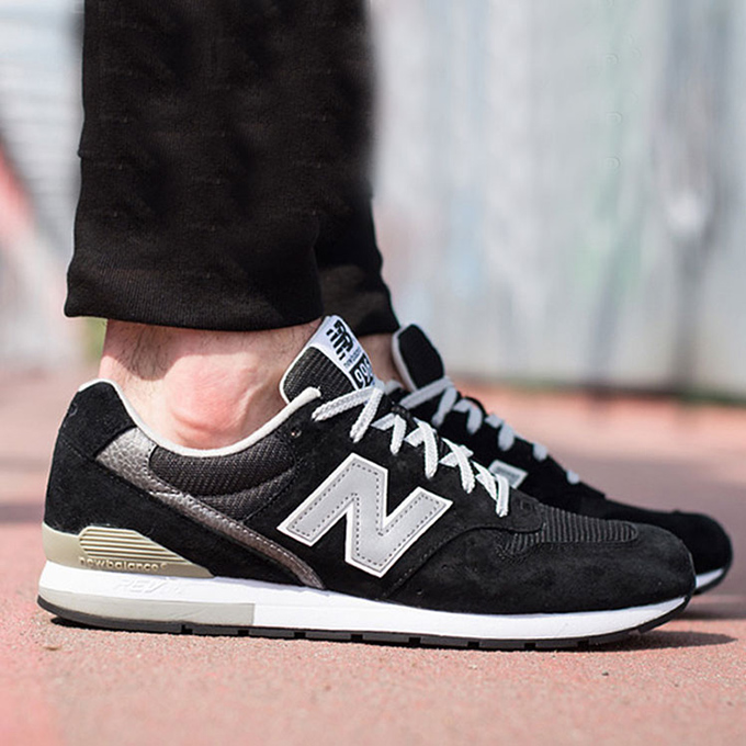 New Balance 996