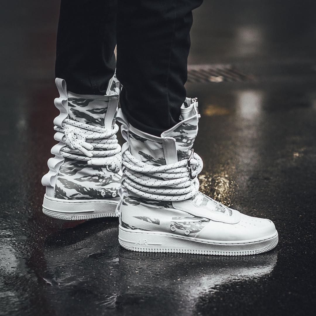 Nike SF-Air Force 1 迷彩虎纹Hi