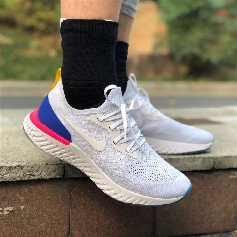 Nike Epic React Flyknit 白彩虹