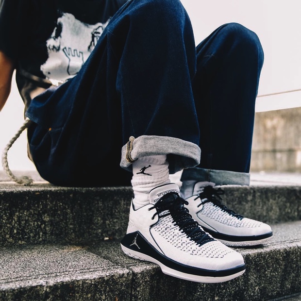 Air Jordan 32 白黑Low
