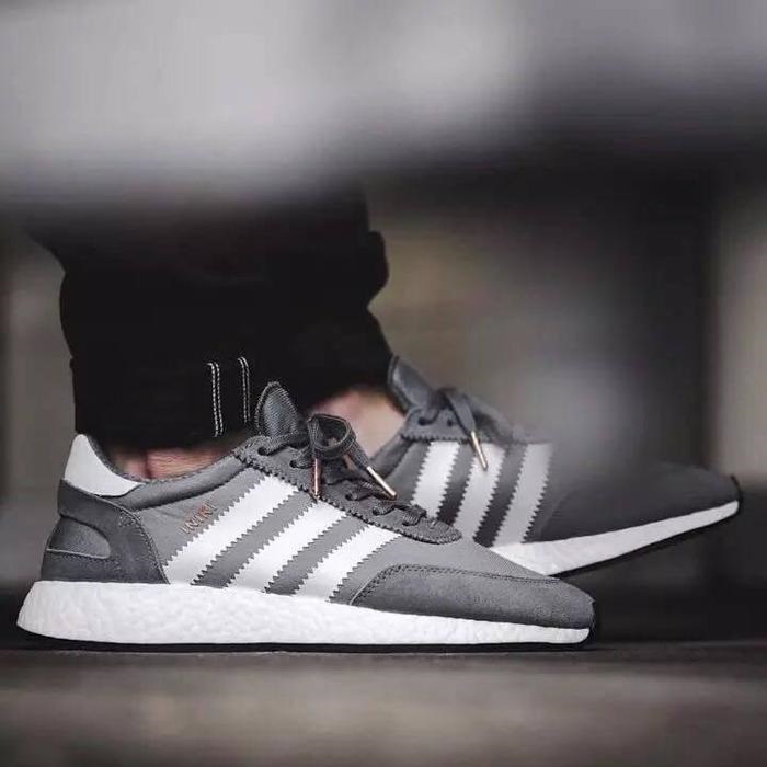 adidas Iniki Runner Boost 浅灰