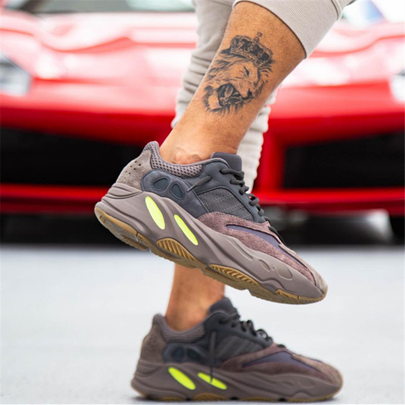 adidas Yeezy Boost Runner 700 淡紫