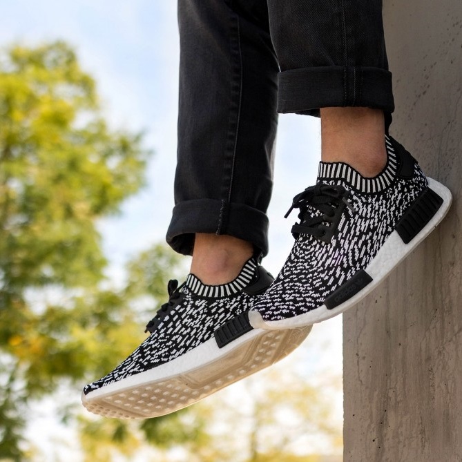 adidas NMD R1 黑斑马