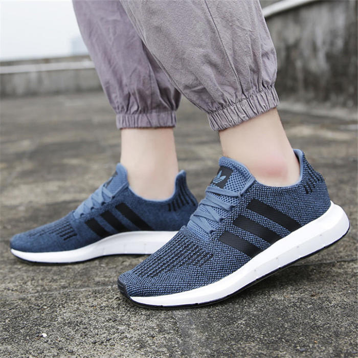 adidas Swift Run 藏蓝黑