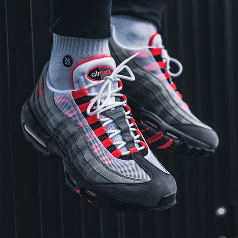 Nike Air Max 95 黑灰渐变/红色