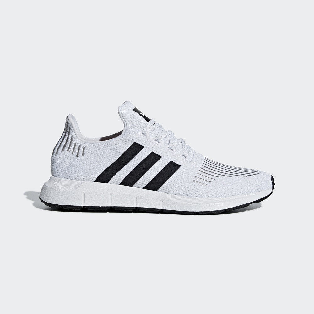 adidas Swift Run 白色/黑色