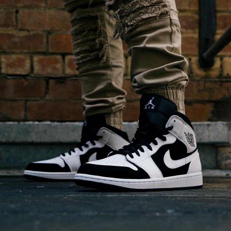 Air Jordan 1 黑白熊猫Mid