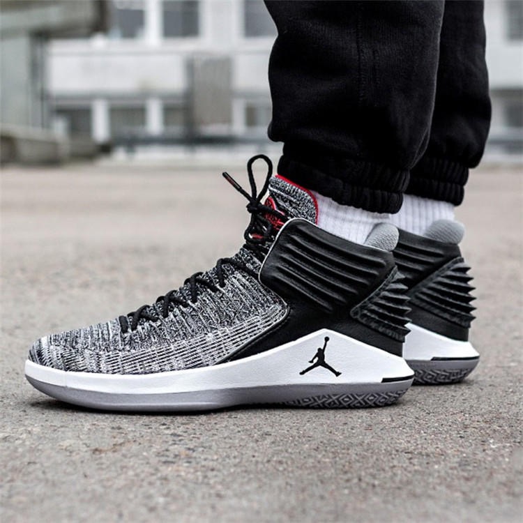 Air Jordan 32 黑水泥