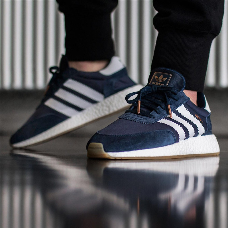 adidas Iniki Runner Boost 复古蓝
