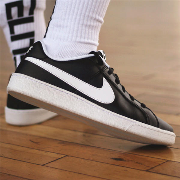 Nike Court Royale 黑/白