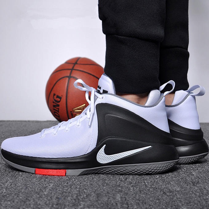 Nike Zoom Witness  白黑