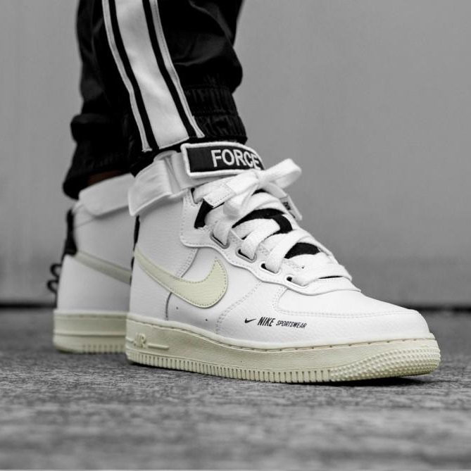 Nike Air Force 1 白色做旧双钩 Mid