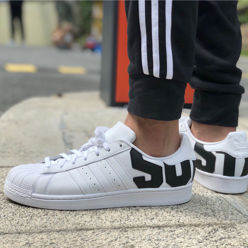 adidas Originals Superstar 白色字母