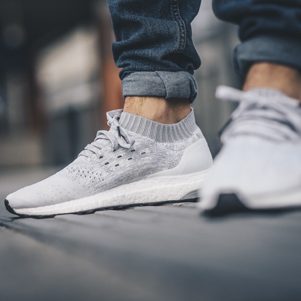 adidas Ultra Boost Uncaged 浅灰色