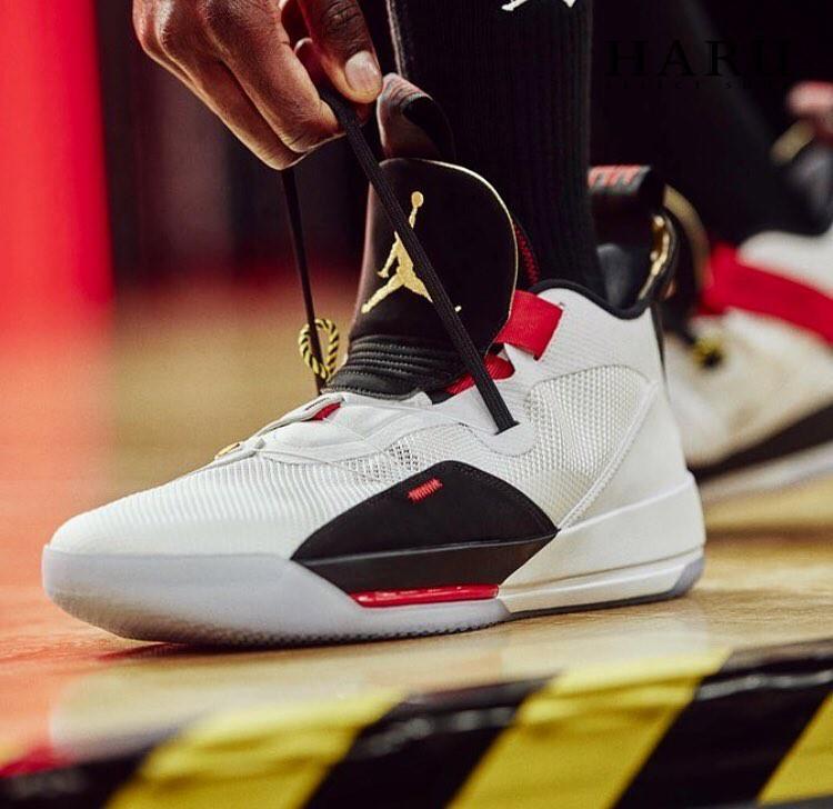 Air Jordan 33 白黑首发