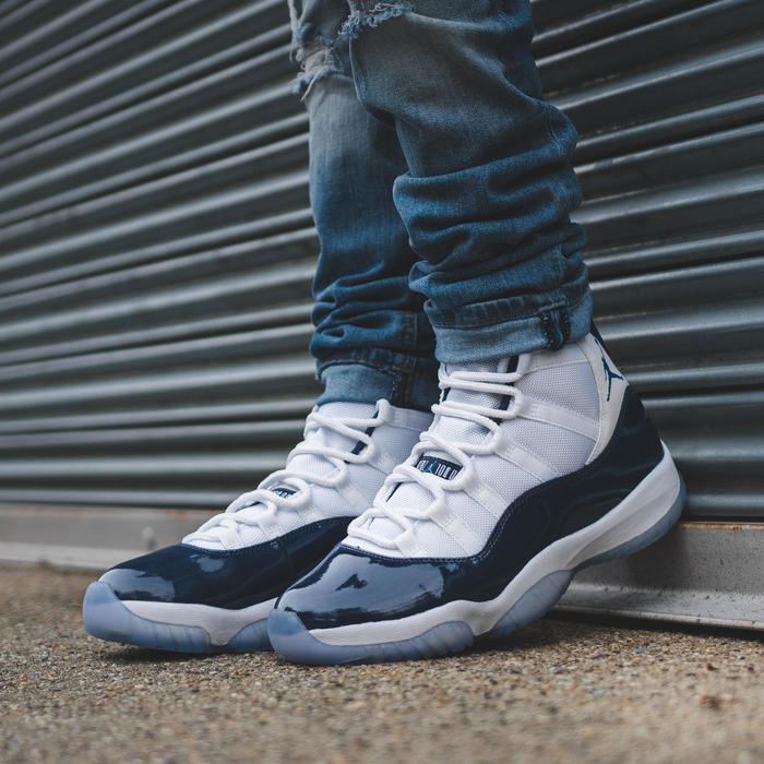 Air Jordan 11 UNC 海军蓝