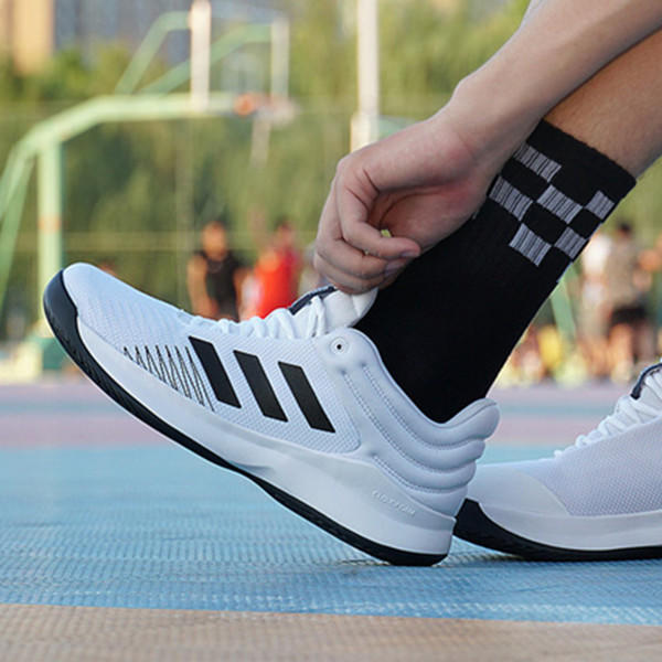 adidas Pro Spark Low 2018 白黑