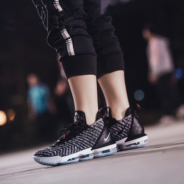 Nike Lebron 16 Oreo 黑灰