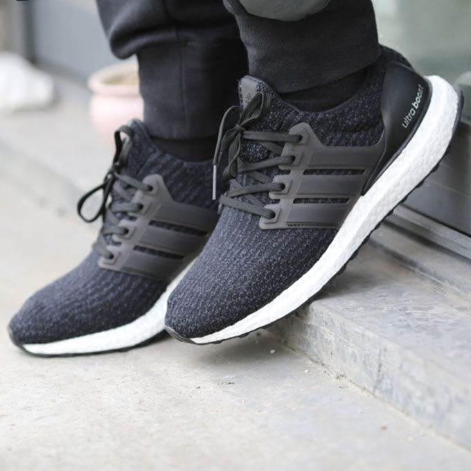 adidas Ultra Boost 3.0 Core Black 黑白