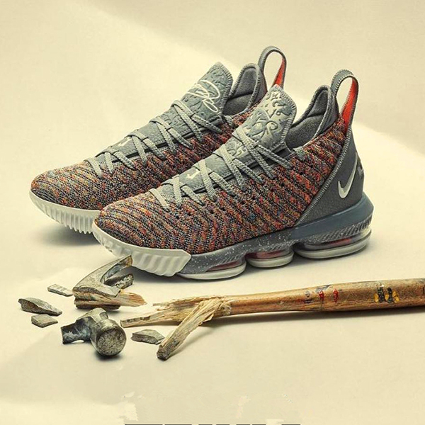 Nike Lebron 16