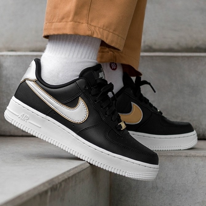 Nike Air Force 1 黑色金属渐变