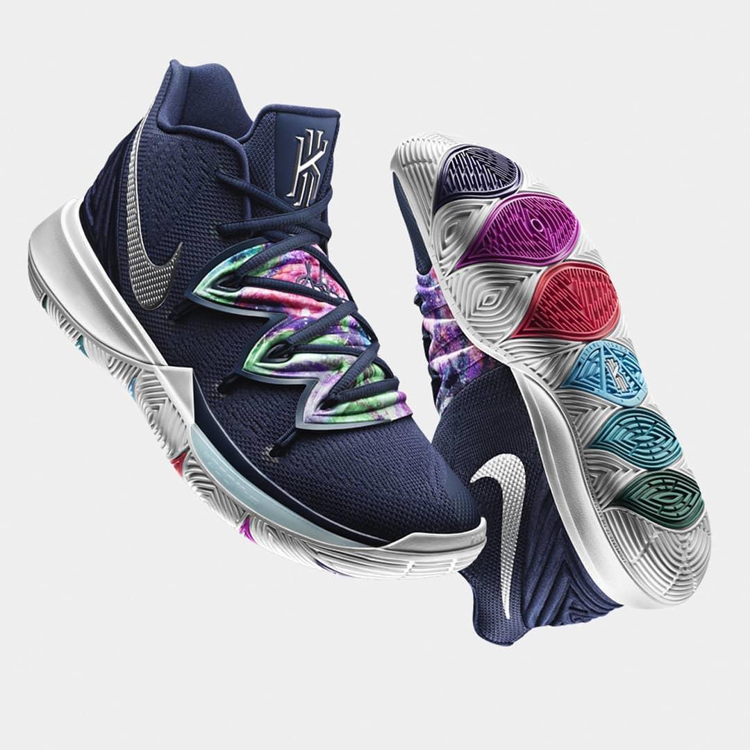 Nike Kyrie 5 花卉