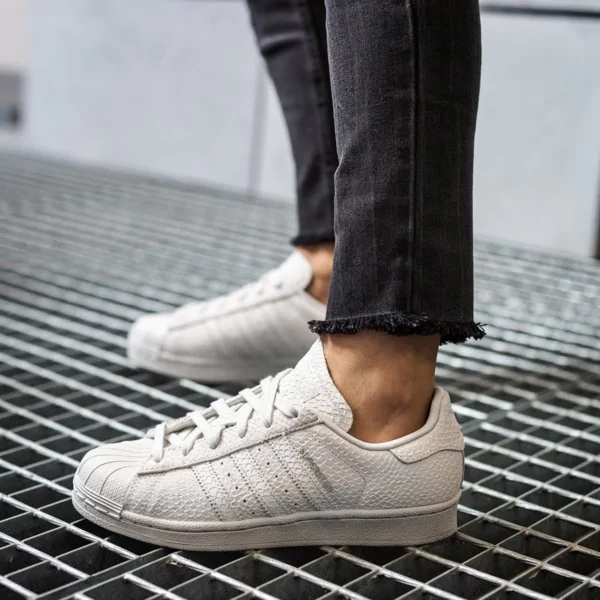 adidas Originals Superstar 奶白
