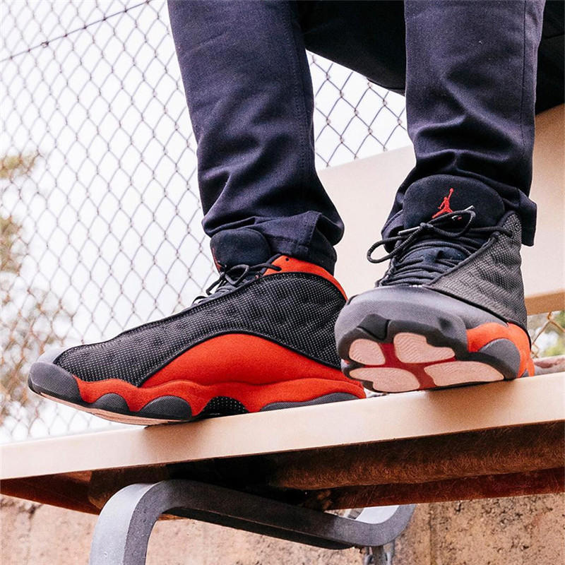 Air Jordan 13 Bred 公牛