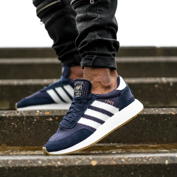 adidas Iniki Runner Boost 复古蓝