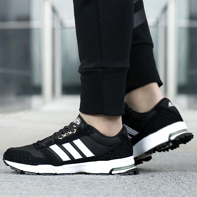 adidas Marathon 10  狗年