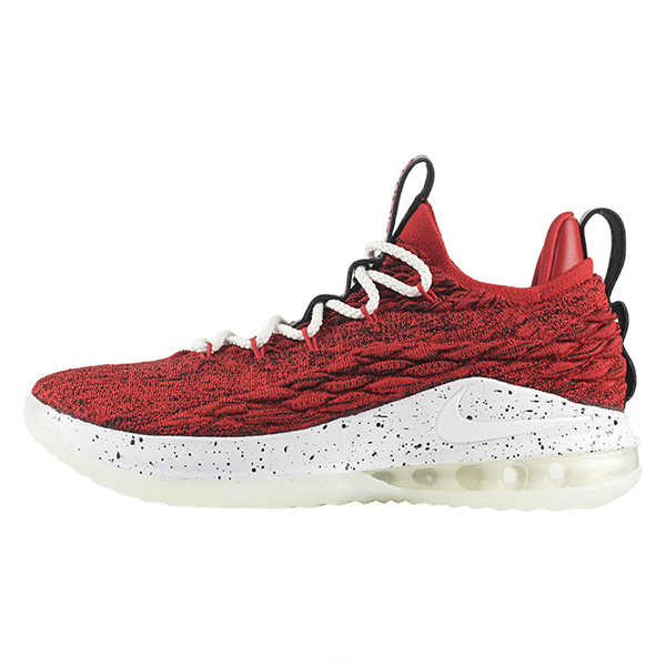 Nike LeBron 15