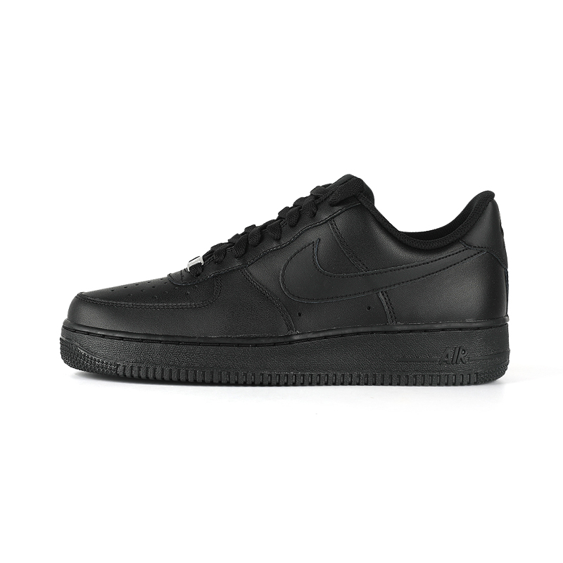 Nike Air Force 1 Low 纯黑色