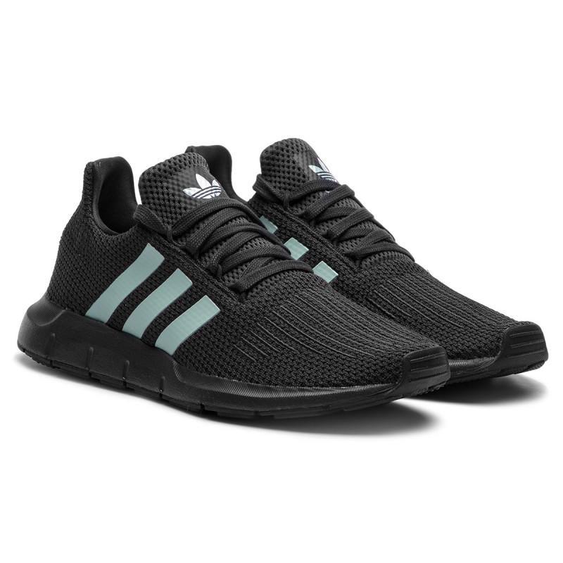 adidas Swift Run 黑绿