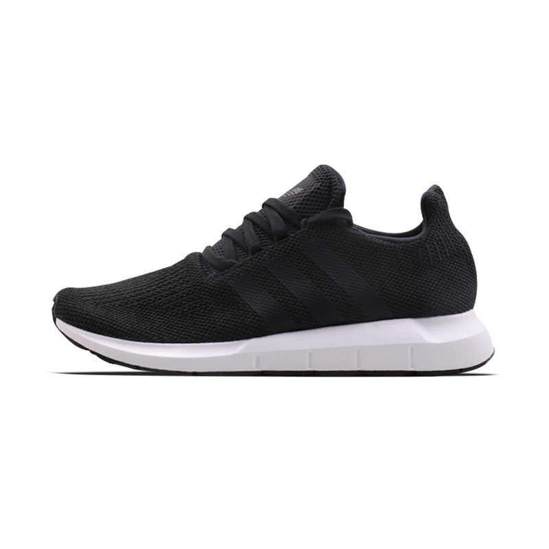 adidas Swift Run 黑白