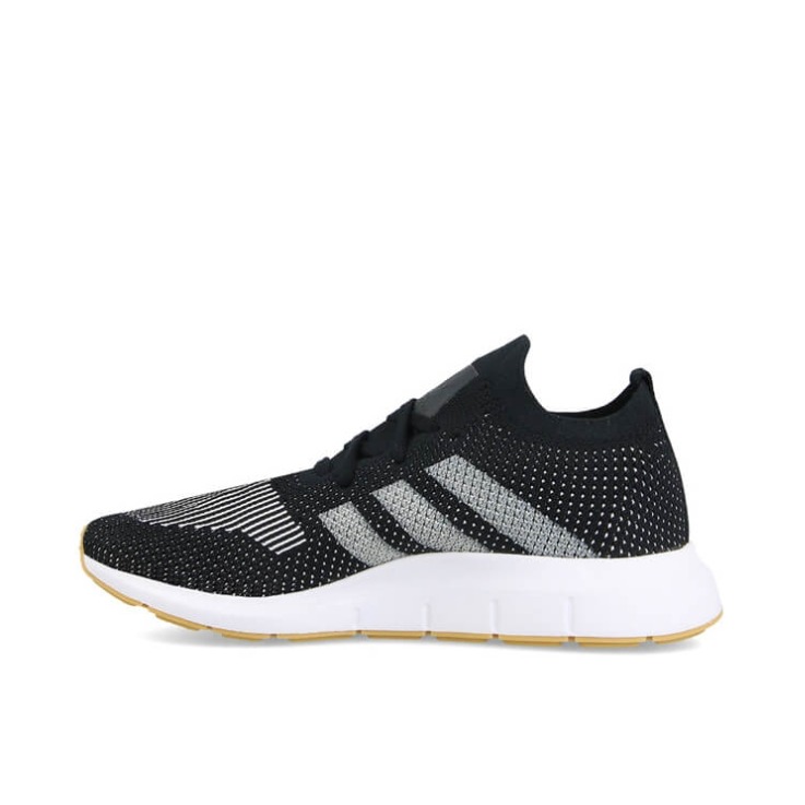 adidas Swift Run 黑灰
