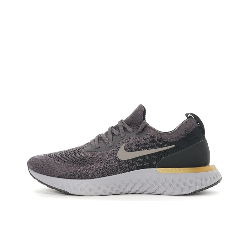 Nike Epic React Flyknit 碳黑金